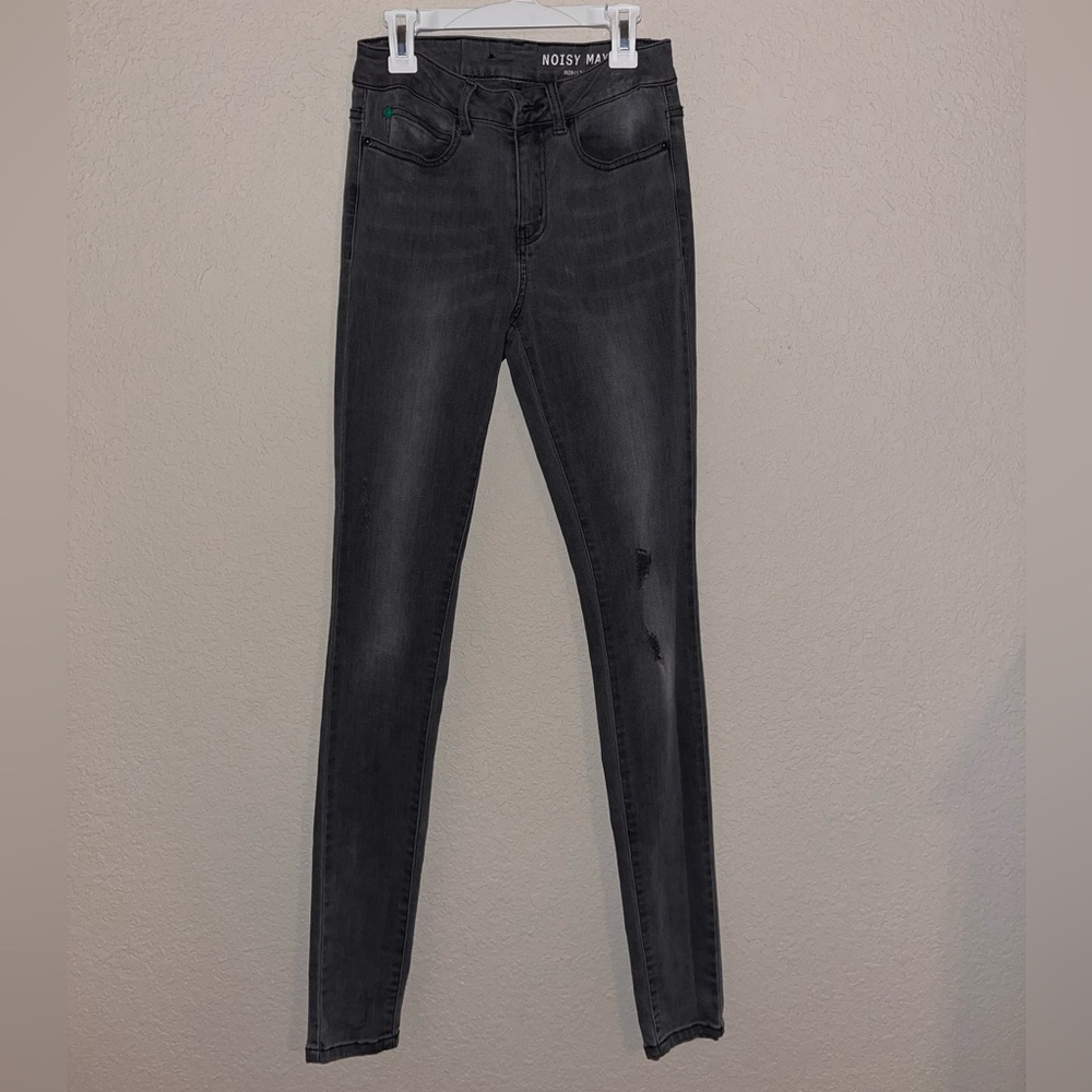 Grey distressed Jeans
